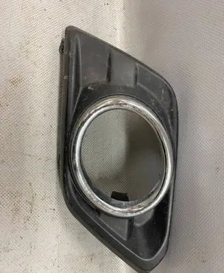 Nissan X-Trail T32 Front fog light trim/grill 622564BA0B