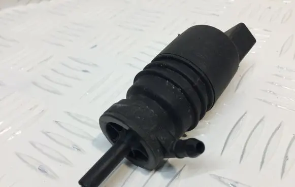 Mercedes-Benz E W211 Windscreen/windshield washer pump