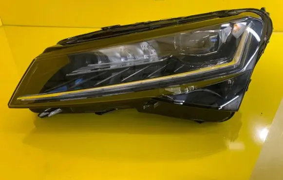 Skoda Superb B8 (3V) Headlight/headlamp 3V1941015E