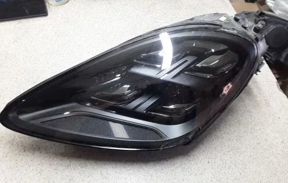 Porsche Cayenne (9Y0 9Y3) Headlight/headlamp 9Y0941035J