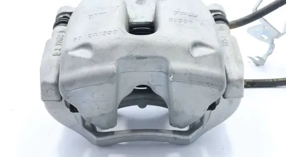 BMW 3 G20 G21 Front brake caliper 6882254