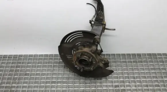 Land Rover Discovery 4 - LR4 Front wheel hub