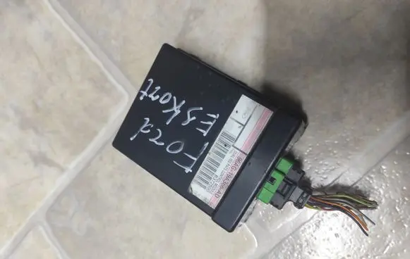 Ford Escort Comfort/convenience module 96AG19A366AD