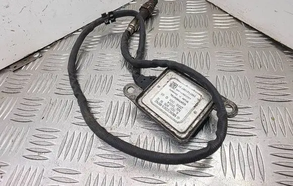 Mercedes-Benz C W205 Lambda probe sensor A0009051612