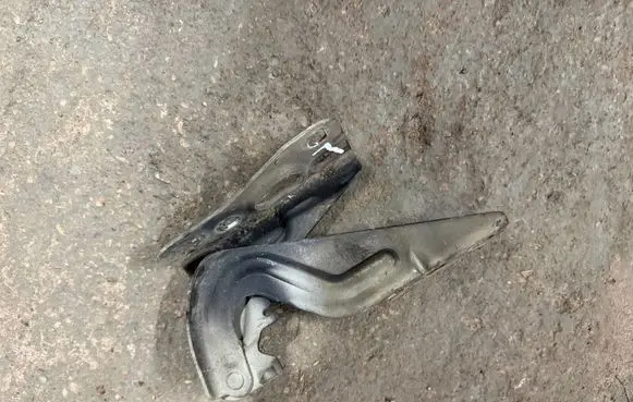 Seat Ibiza IV (6J,6P) Engine bonnet/hood hinges 6J0823301A