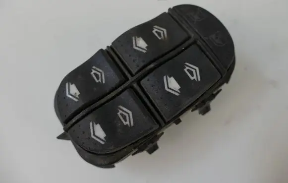 Ford Focus Electric window control switch 2M5T14A132DA