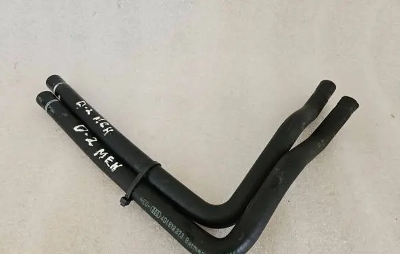 Audi A8 S8 D2 4D Engine coolant pipe/hose 4D1819373 4D1819372