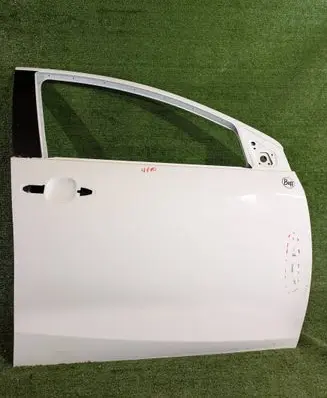 Toyota Yaris XP210 Front door 