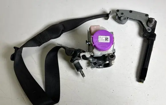 Ford Mustang VI Front seatbelt FR3B63612D64AG