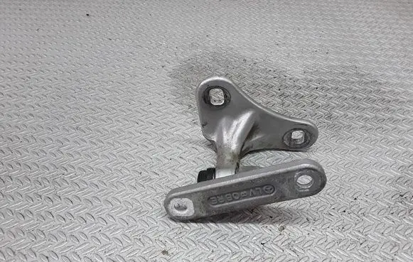 Mercedes-Benz C W203 Front door upper hinge