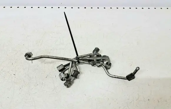 Fuel injector supply line/pipe