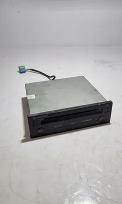 Volkswagen PASSAT B5 CD/DVD changer FA05717