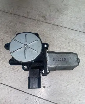 Mitsubishi Lancer Front door window regulator motor Mr991832