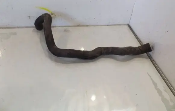 Volkswagen Golf V Engine coolant pipe/hose 111545T1
