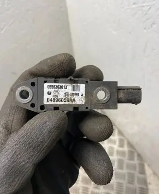 Chrysler Voyager Airbag deployment crash/impact sensor 04896059AA 0556303013 220706