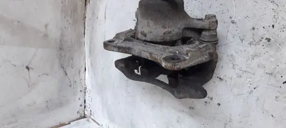 Toyota Corolla Verso E121 Front brake caliper
