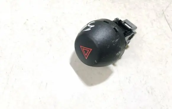 Toyota RAV 4 (XA30) Hazard light switch
