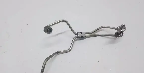 Volvo S60 Fuel injector supply line/pipe 