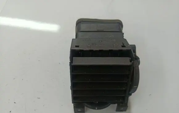 Opel Vectra C Dash center air vent grill 