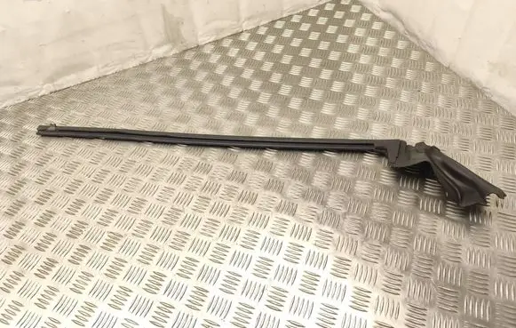 BMW 4 F32 F33 Rubber seal front door (on door) 7279735