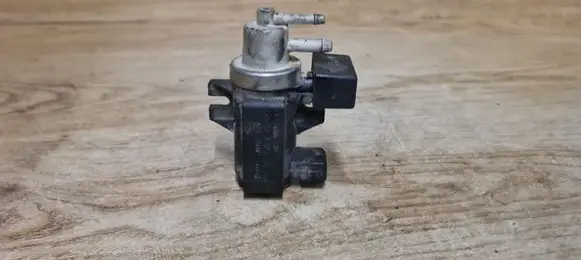 Audi A6 S6 C5 4B Turbo solenoid valve 8D0906627