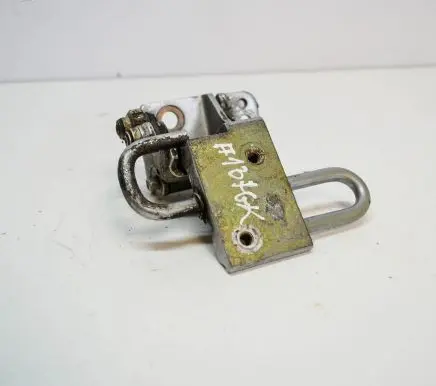 Audi A4 S4 B6 8E 8H Rear door lower hinge 8E0833411