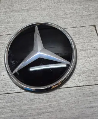 Mercedes-Benz AMG GT R190 C190 Manufacturer badge logo/emblem A0008880111
