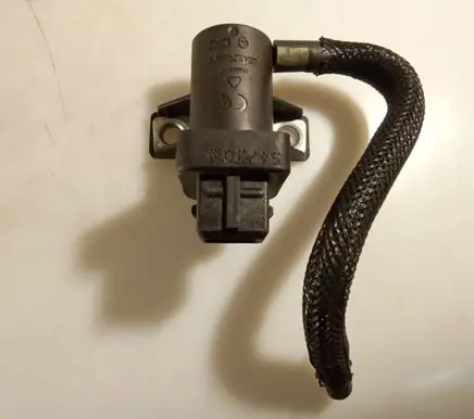 Opel Vivaro Turbo solenoid valve 8200762162