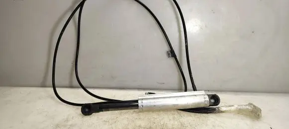 Volkswagen Eos Convertible roof main ram cylinder 2062030B