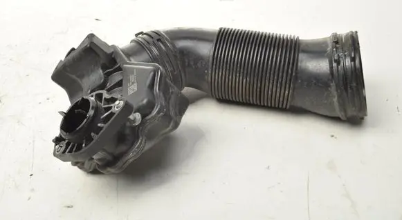 Seat Leon (5F) Turbo air intake inlet pipe/hose 05E129656F