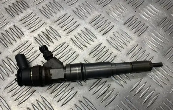BMW 3 E90 E91 Fuel injector 0445110209