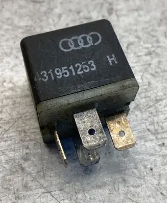 Volkswagen PASSAT B5.5 Other relay 431951253h