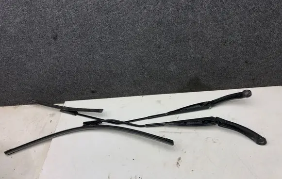 Renault Captur Front wiper blade arm 288868681R 288815068R