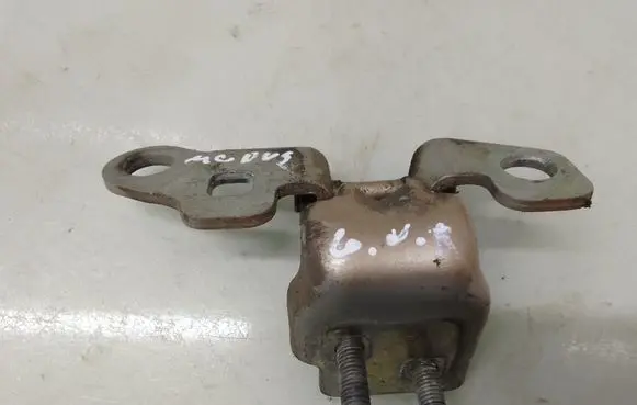 Renault Modus Rear door upper hinge 