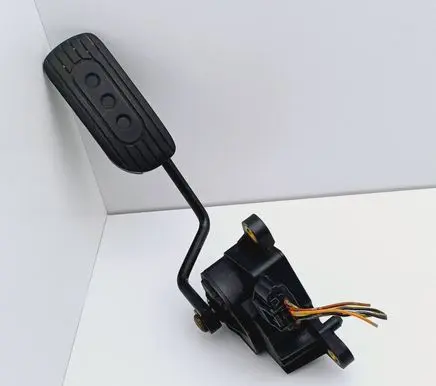 Nissan Micra Accelerator throttle pedal 18002AX700