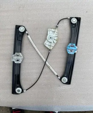 Mercedes-Benz S W221 Front door window regulator with motor A2217200146 2217200146