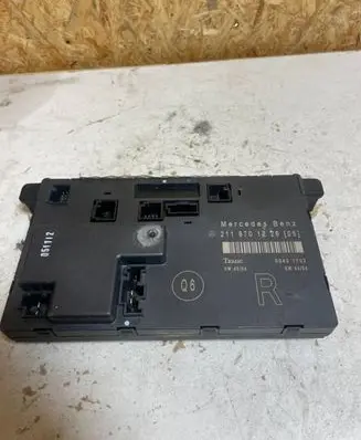 Mercedes-Benz E W211 Door control unit/module 2118701226 00401702