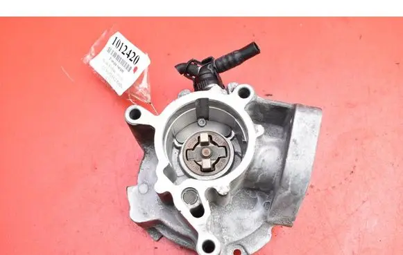 Skoda Kodiaq Vacuum pump 06K145100AB