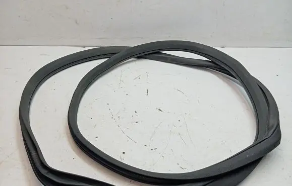 Mercedes-Benz GLS X166 Front door rubber seal A1666970051