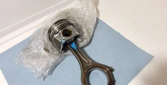Volkswagen Phaeton Piston with connecting rod BHS 07Z