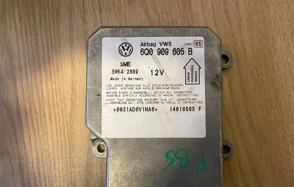 Volkswagen Polo IV 9N3 Airbag control unit/module 6Q0909605B 14010505F 5WK42869