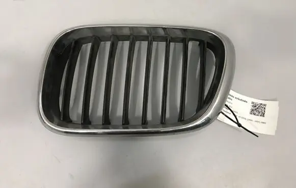 BMW X5 E53 Front bumper upper radiator grill 8247675