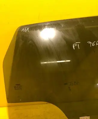 Nissan Qashqai Rear door window glass
