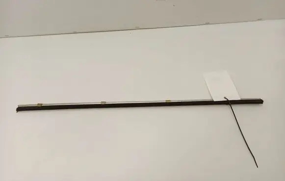 Mercedes-Benz COMPAKT W115 Rubber seal front door window/glass 