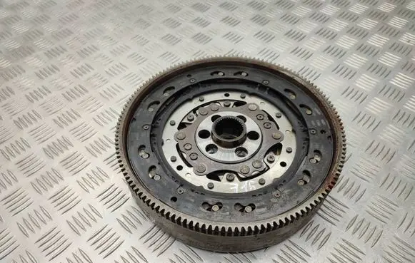 Volkswagen Transporter - Caravelle T6 Flywheel 04L105266AE