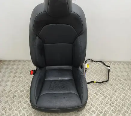 Tesla Model 3 Front driver seat 152704100E
