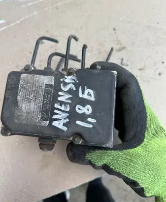 Toyota Avensis T250 ABS Pump 0265800313
