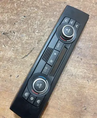 BMW 3 E90 E91 Climate control unit 9147299 070397699B A2C53246367