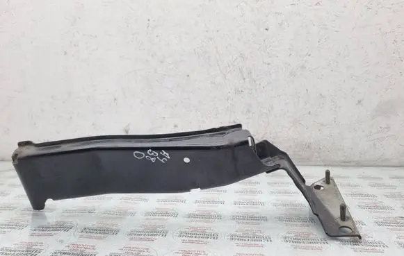 Audi A4 S4 B8 8K Fender mounting bracket 8K0821136A