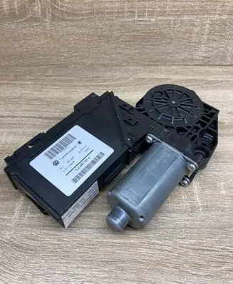 Volkswagen Touareg I Front door window regulator motor 7L0959793A